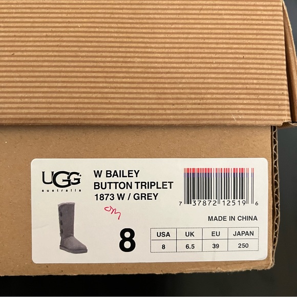 🧡GUC🧡 UGG AUSTRALIA Bailey Triplet Button Boots - Picture 15 of 15